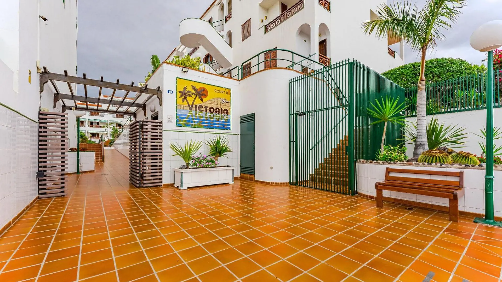Ocean Walk Victoria Court 2 Modern Apartment With Terrace, Heated Pool, Netflix Los Cristianos  Espanha