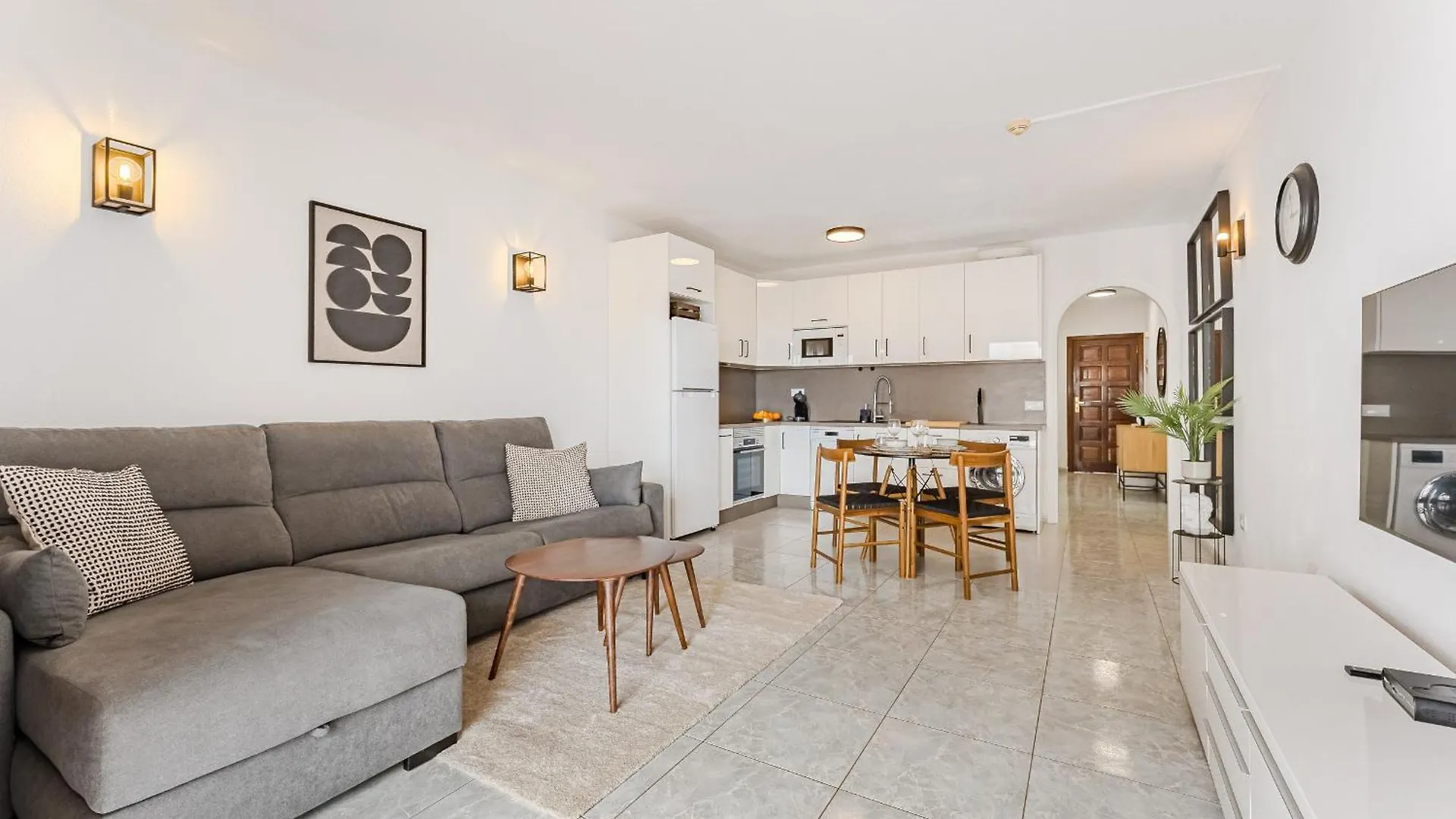 Ocean Walk Victoria Court 2 Modern Apartment With Terrace, Heated Pool, Netflix Los Cristianos   Los Cristianos (Tenerife)